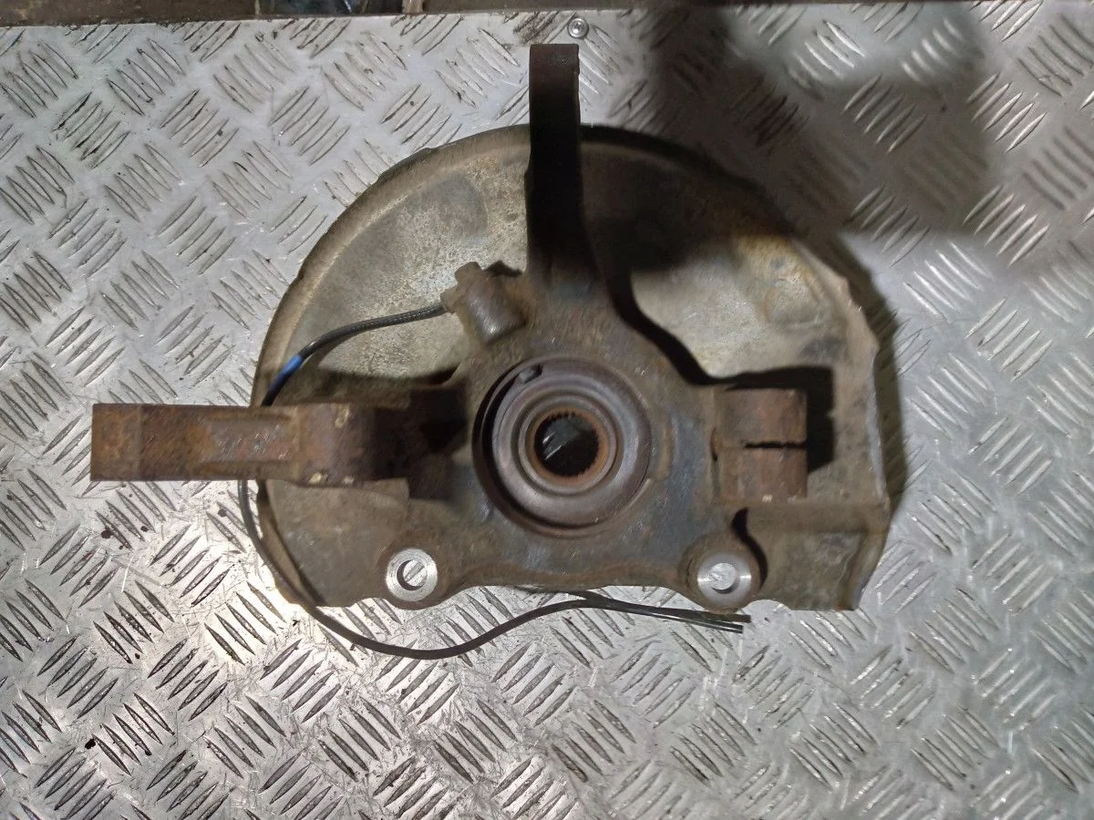 Кулак поворотный п.п mitsubishi lancer X