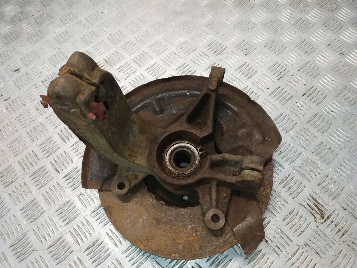 Кулак поворотный передний правый Renault Megane 2