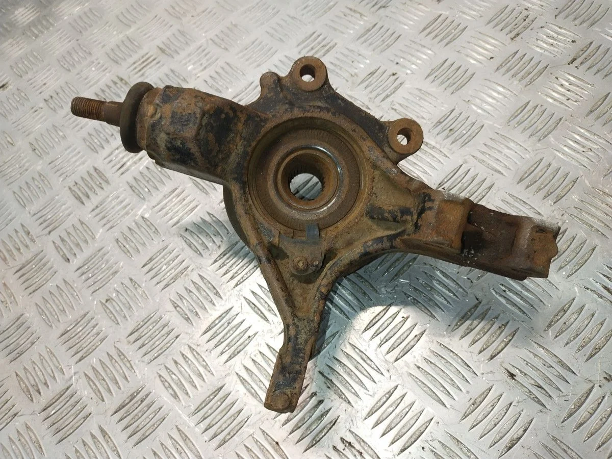 Кулак поворотный передний правый Citroen Berlingo