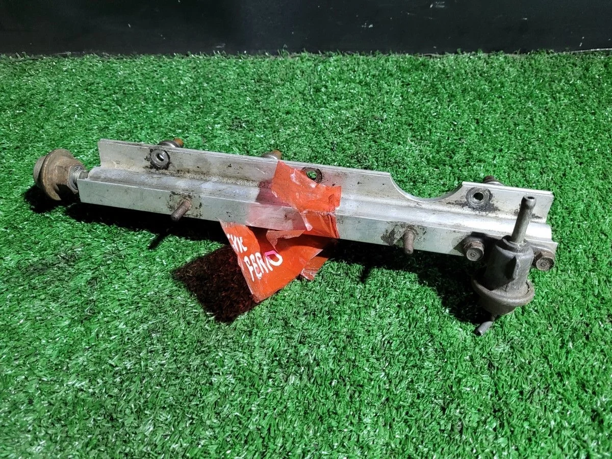 Топливная рампа на Honda Civic Ferio