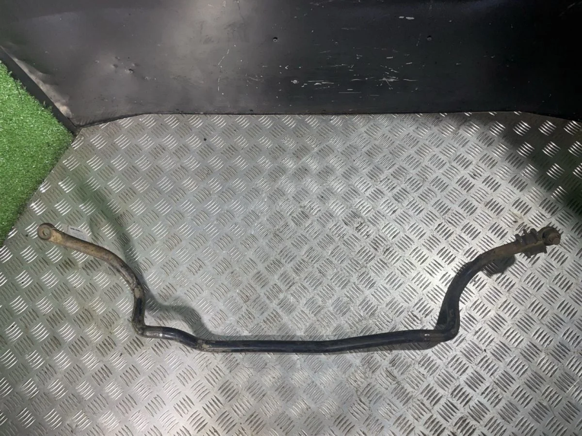 Передний стабилизатор MITSUBISHI Lanser 9