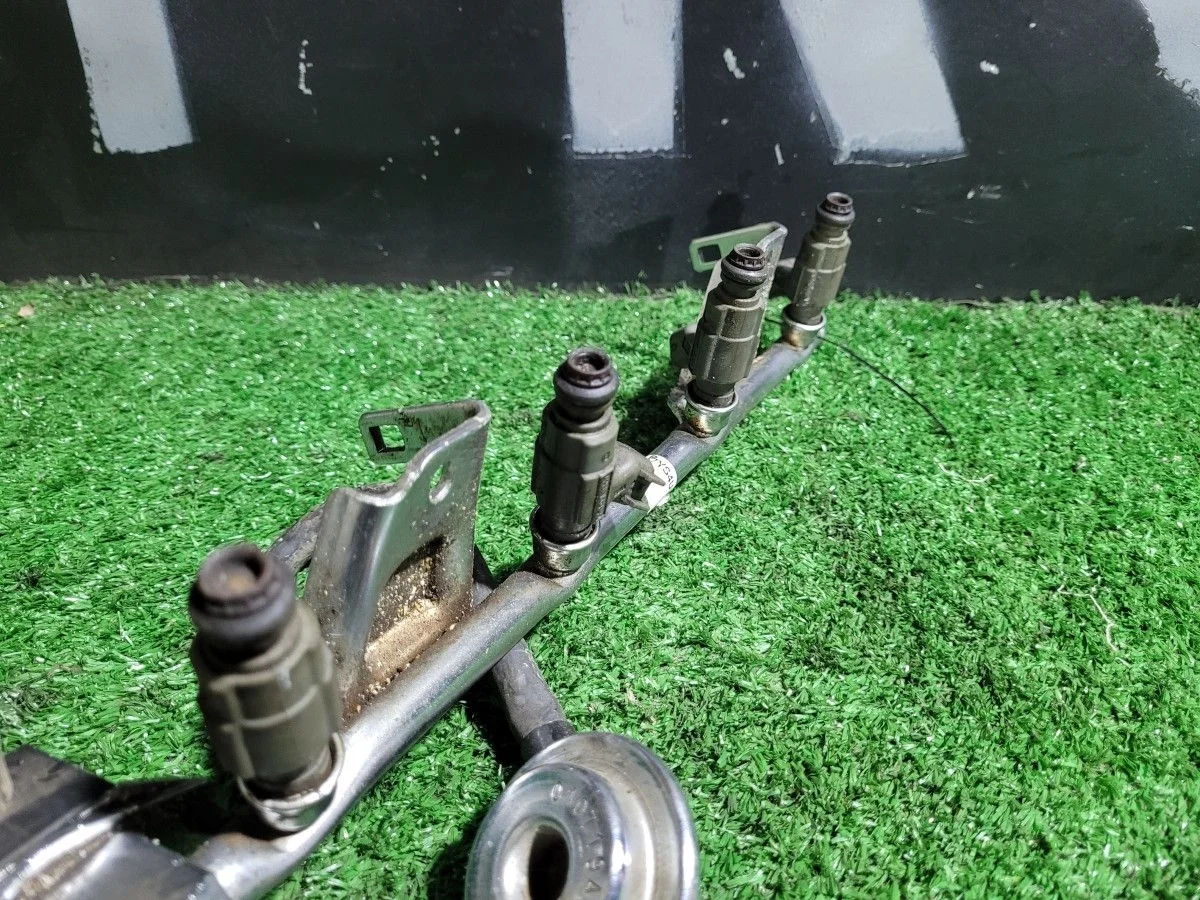 Форсунка топливная на Ford Focus 1