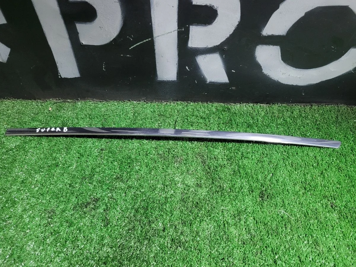 Молдинг двери перед право хром на SuperB 2