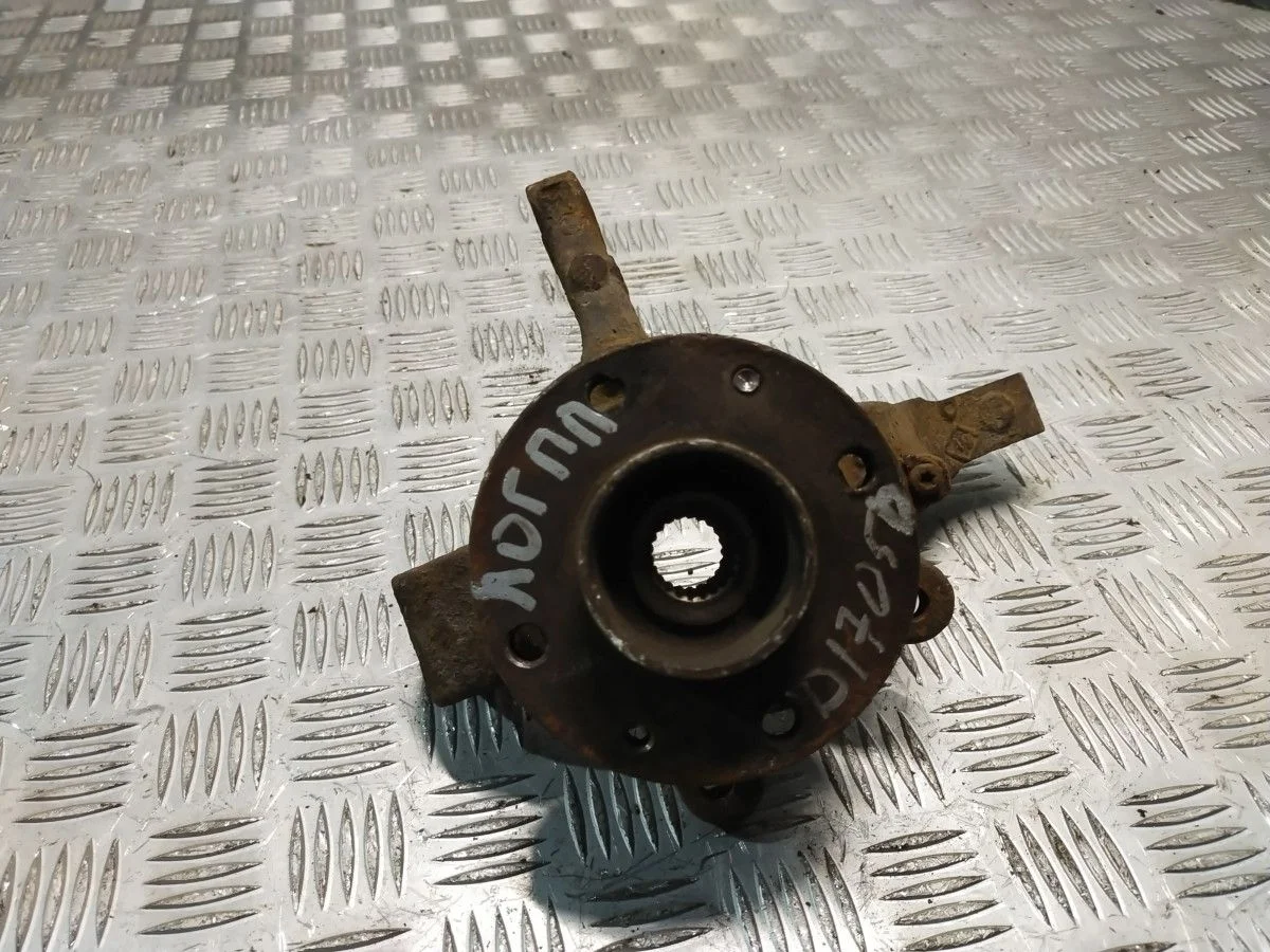 поворотный кулак передний правый Renault Logan