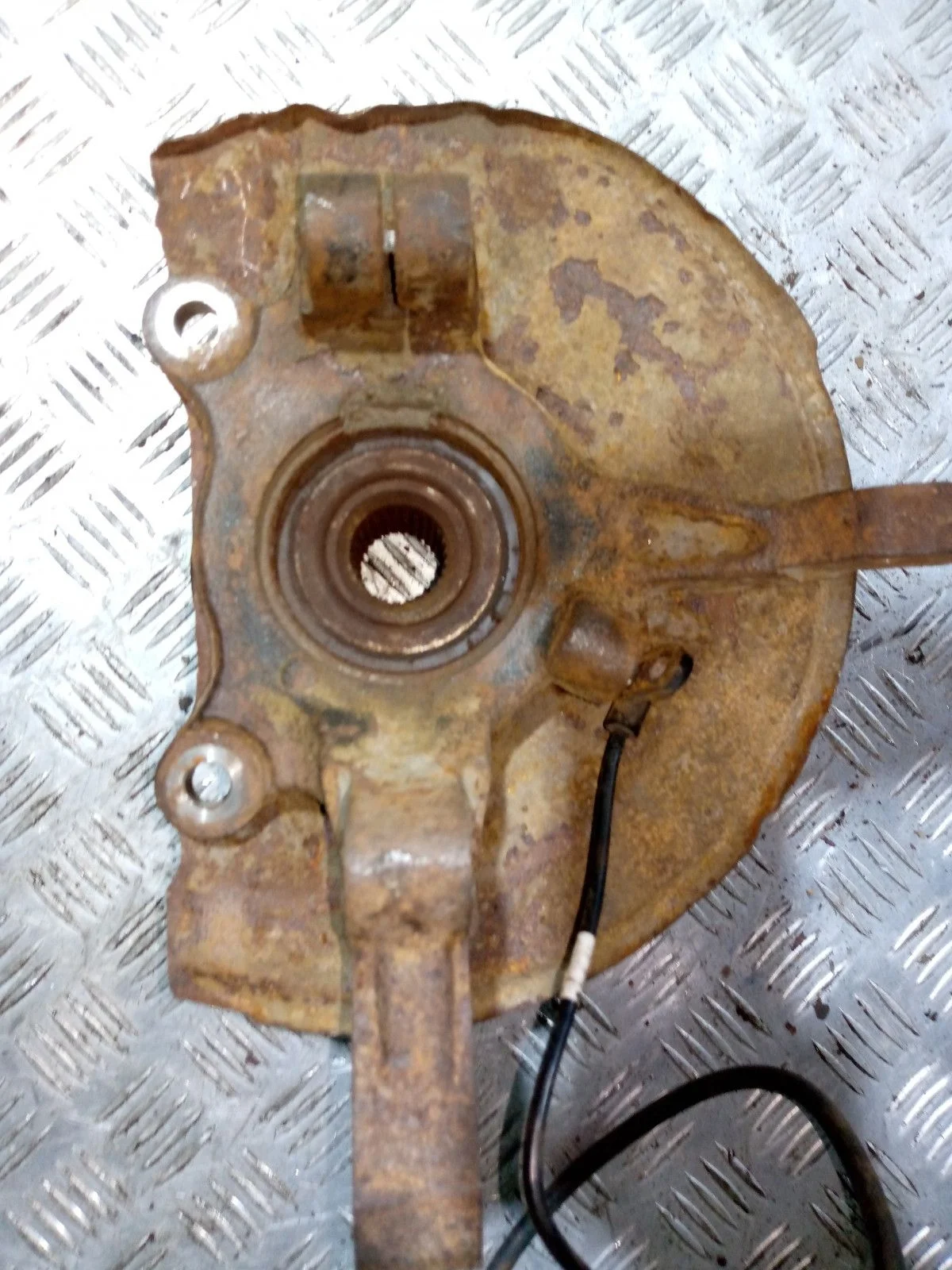 Mitsubishi lancer x кулак поворотный