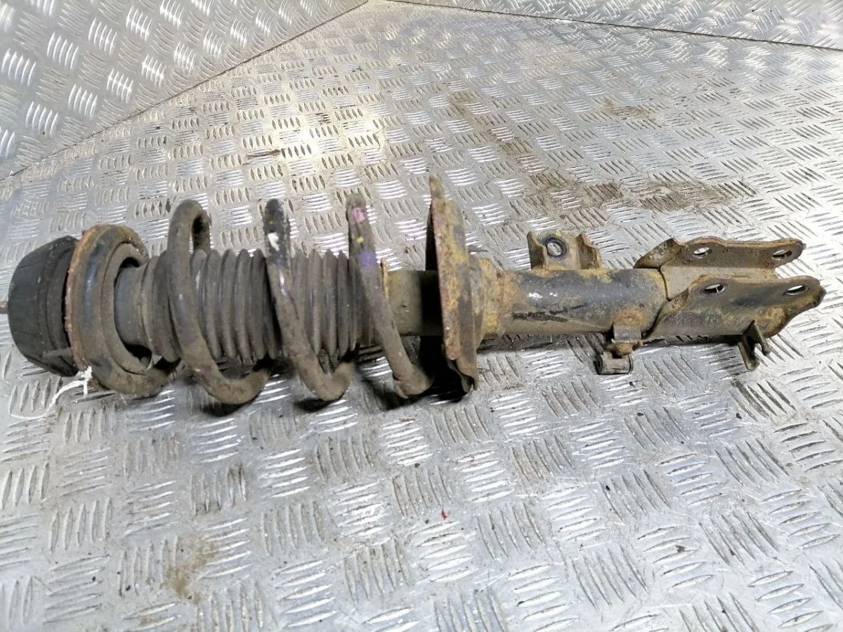 Стойка амортизатора передняя левая Hyundai Solaris