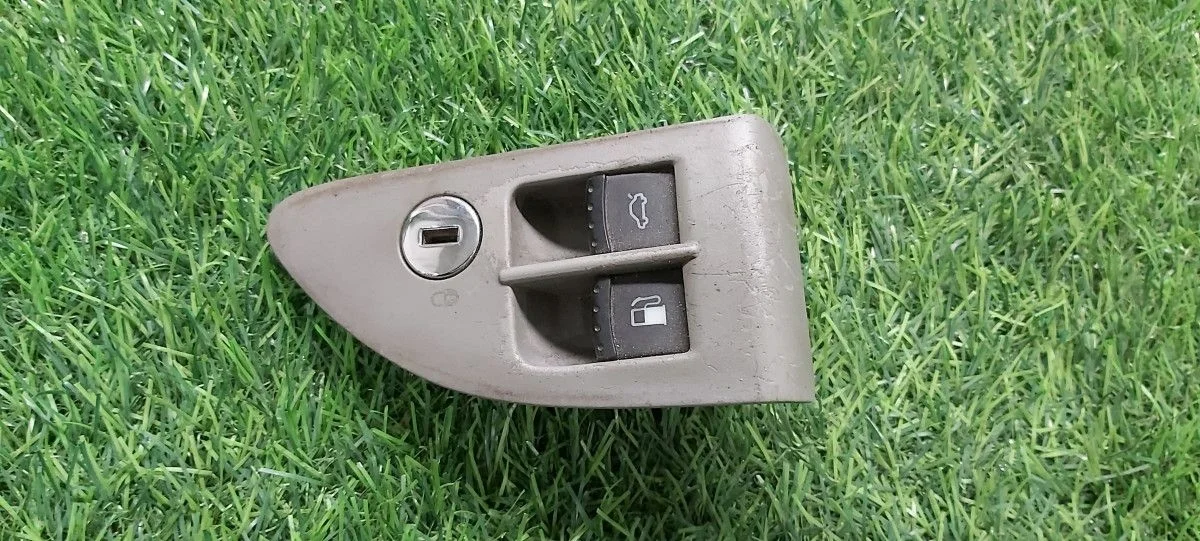 Блок кнопок Volkswagen Passat B5