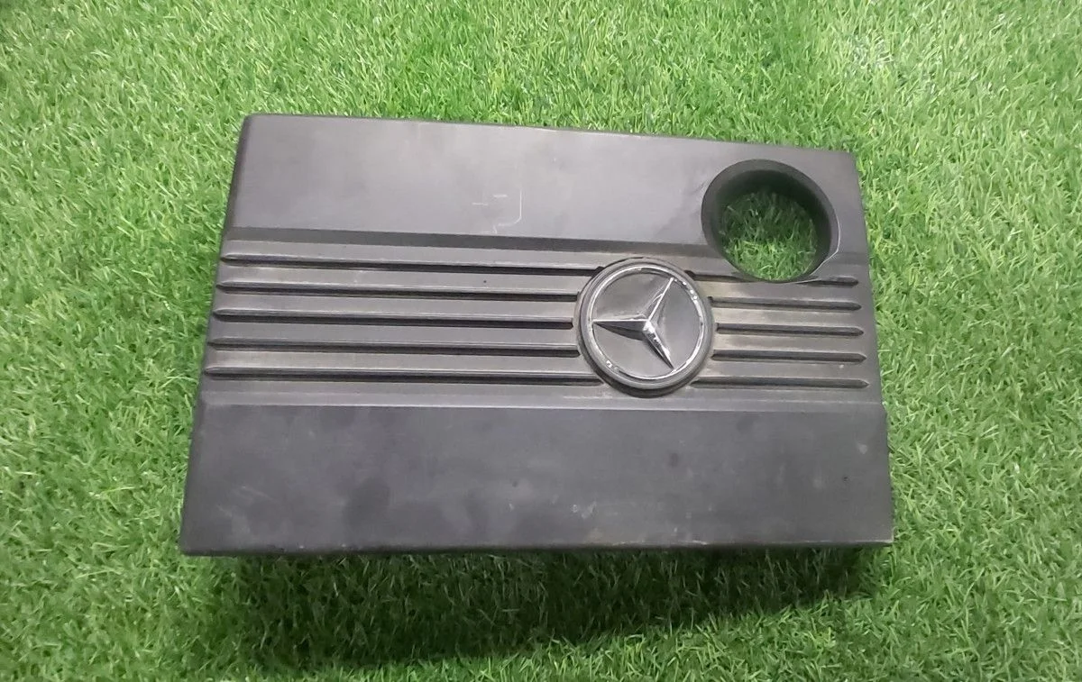 Крышка двигателя Mercedes-Benz C-Class W203