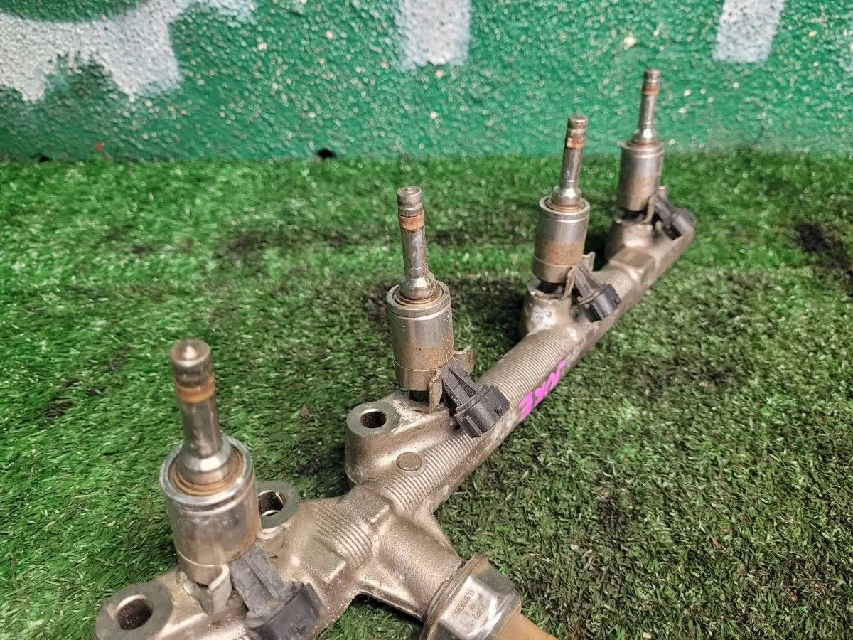 Форсунка топливная на Nissan Juke MR16