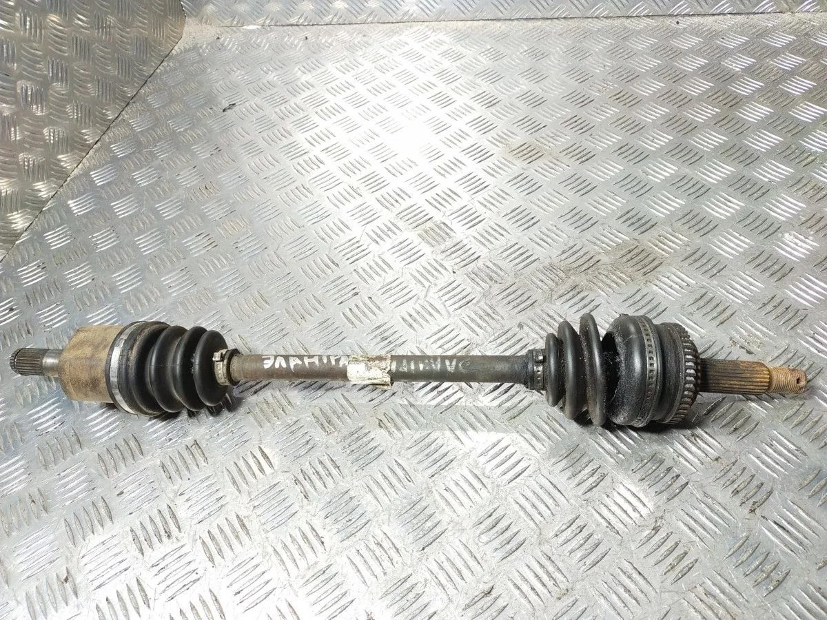 Полуось передняя левая Hyundai Elantra