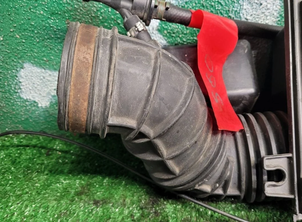 Патрубок воздушного фильтра на Volvo V70