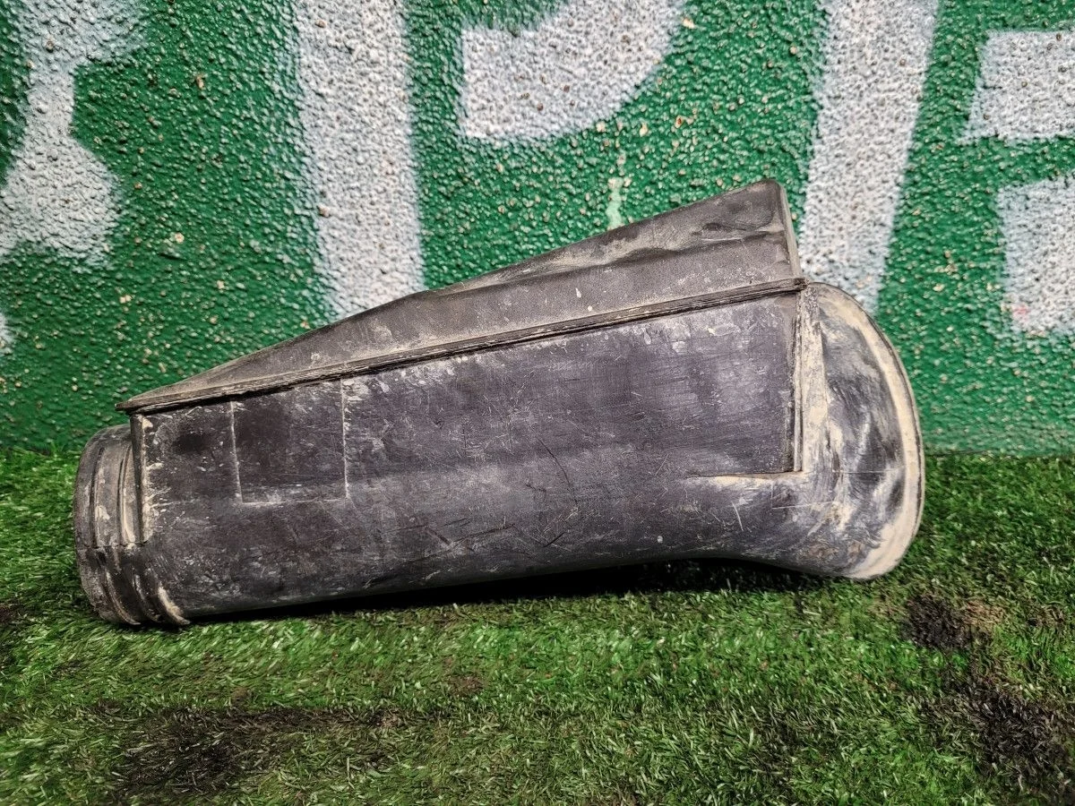 Резонатор на Nissan Almera G15