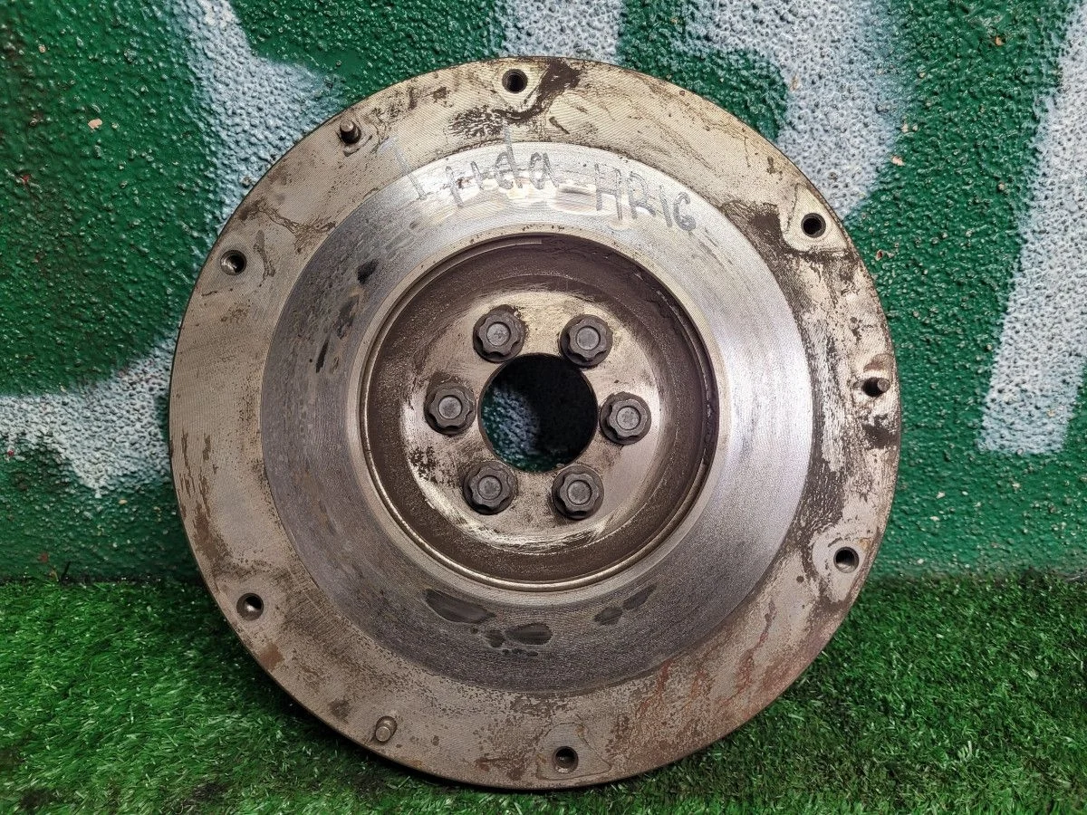 Маховик на Tiida C11 HR16