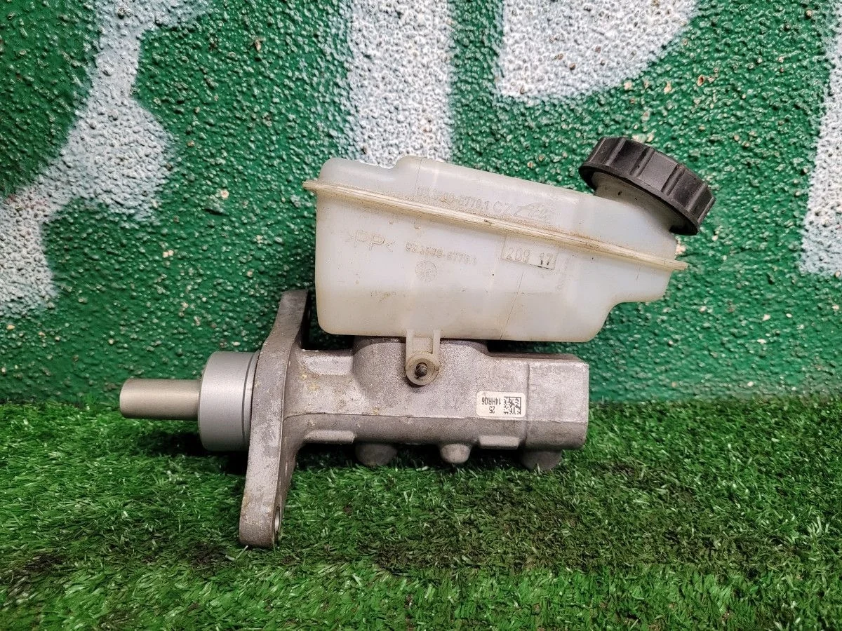 Цилиндр главный тормозной с бачком на G15