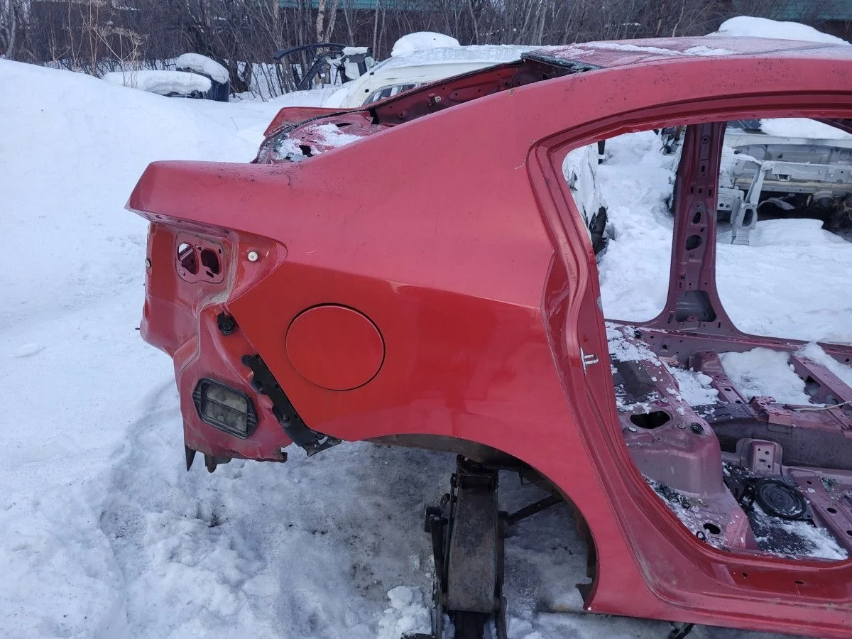 Крыло заднее правое на Mazda 3 BL рест седан