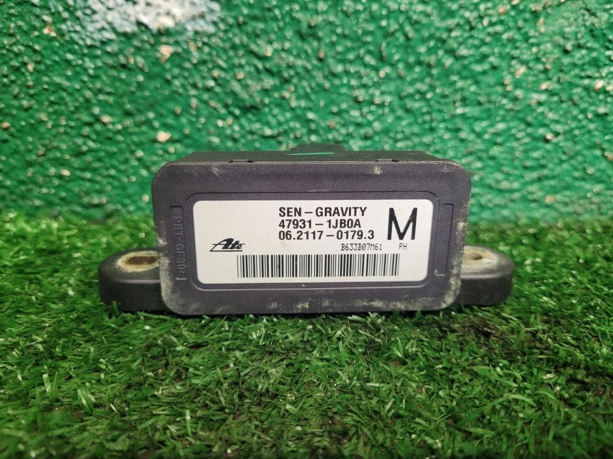 Датчик ускорения на Nissan Pathfinder