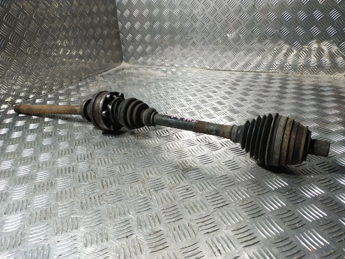 Полуось передняя правая Volkswagen Transporter T4