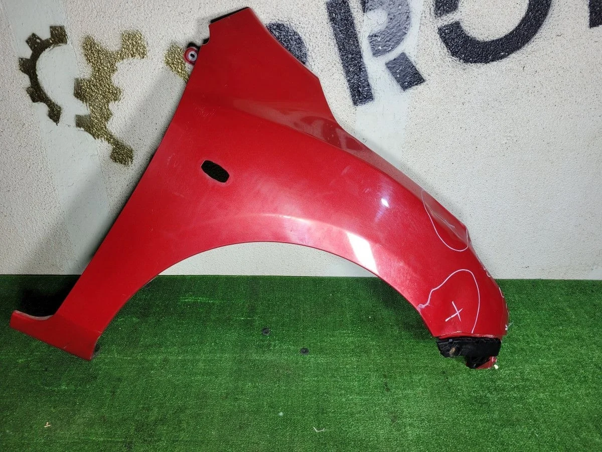 Переднее правое крыло на Mazda 3 BL