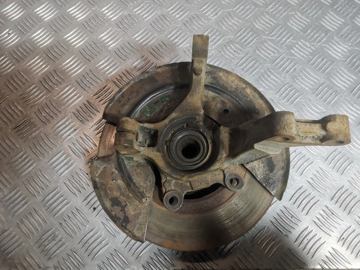 Кулак поворотный передний левый Renault Logan