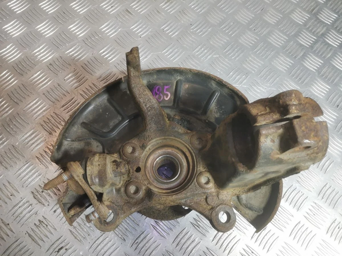 Поворотный кулак передний левый VW Touran