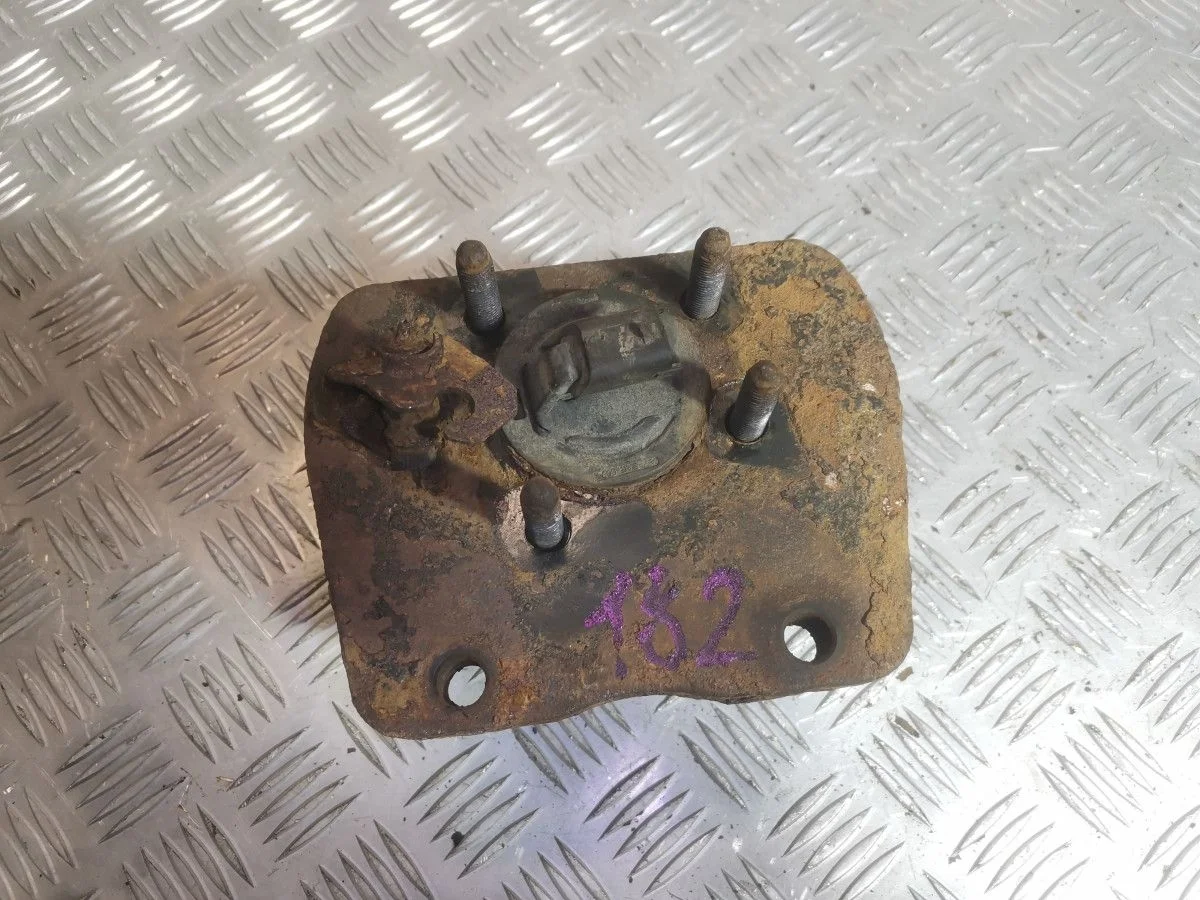 Кулак со ступицей задний левый Opel Astra H