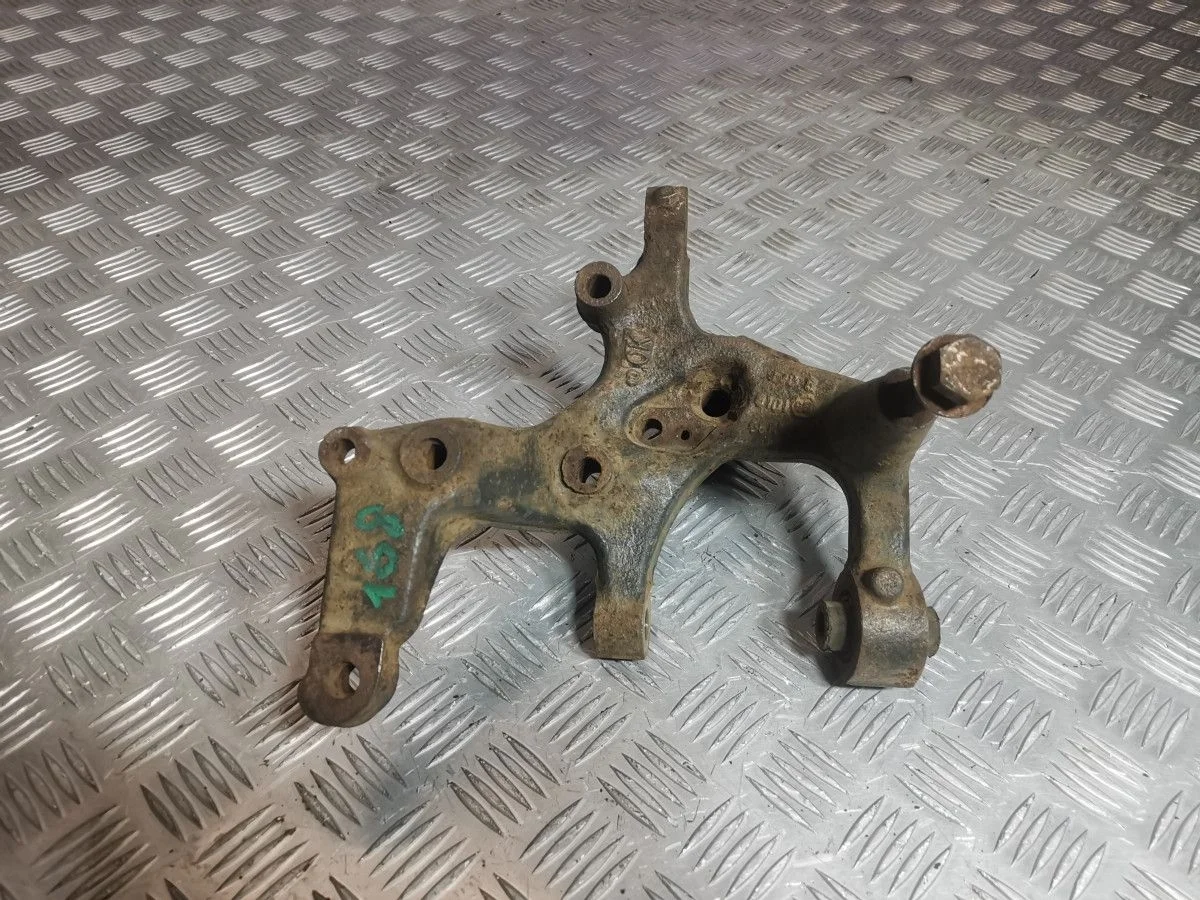 Кулак поворотный задний правый Volkswagen Jetta 5