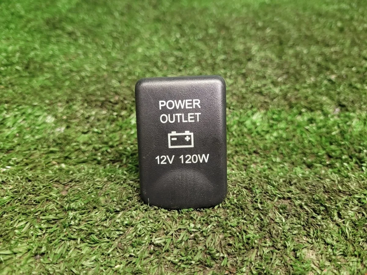 Прикуриватель на Outlander 3 2022 4J11