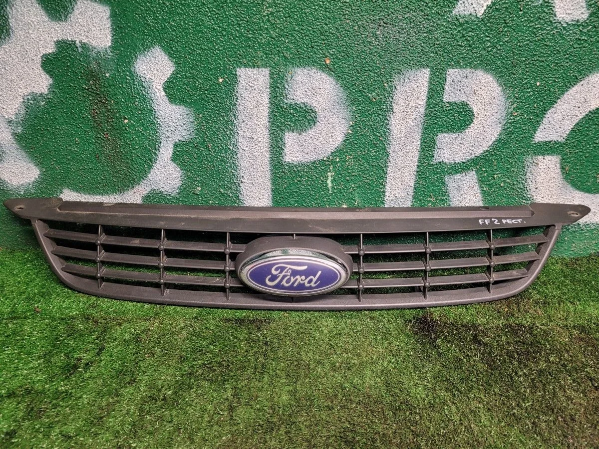 Решетка радиатора на Ford Focus 2 рест