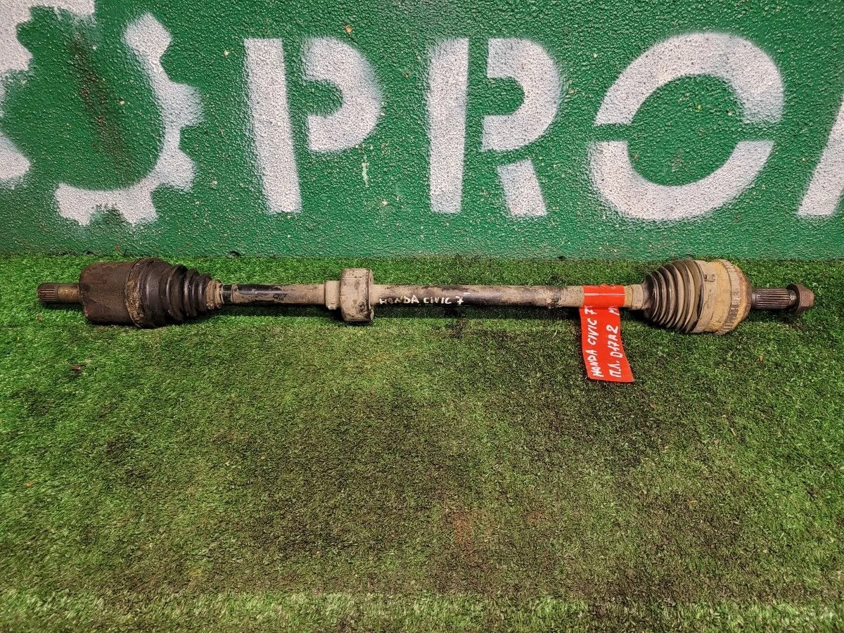 Полуось в сборе левая на Civic 7 D17A2