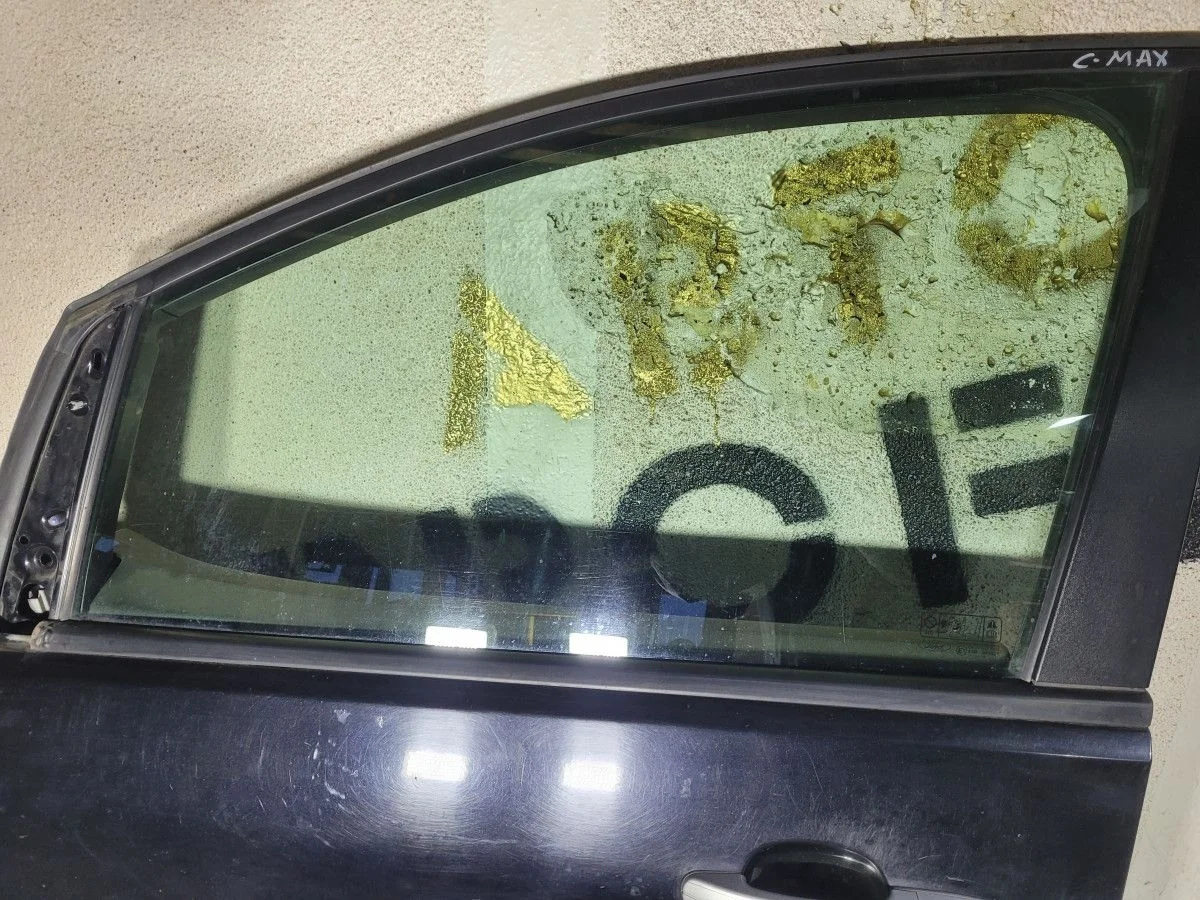 Стекло двери передней левой на Ford C-MAX