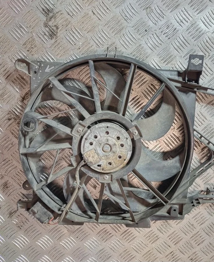 Вентилятор охлаждения радиатора Opel Astra H