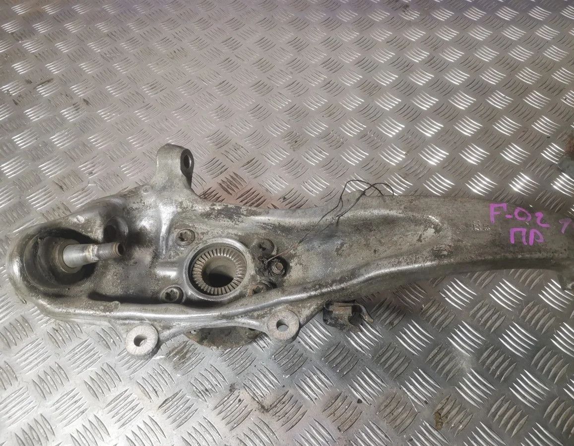 Кулак передний правый Bmw 7 Series F01/F02