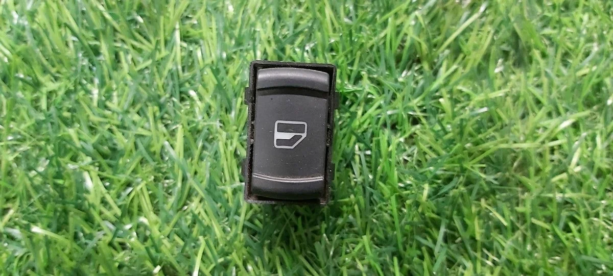 Кнопка стеклоподъемника для Volkswagen Passat B5