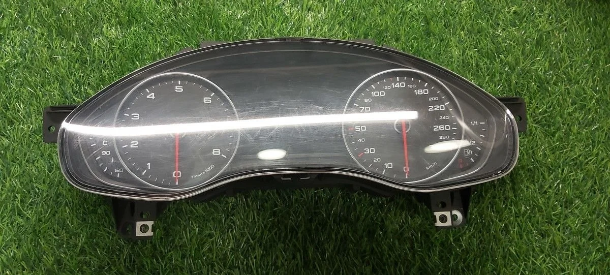 Audi A7 Sportback (4G8) Панель приборов