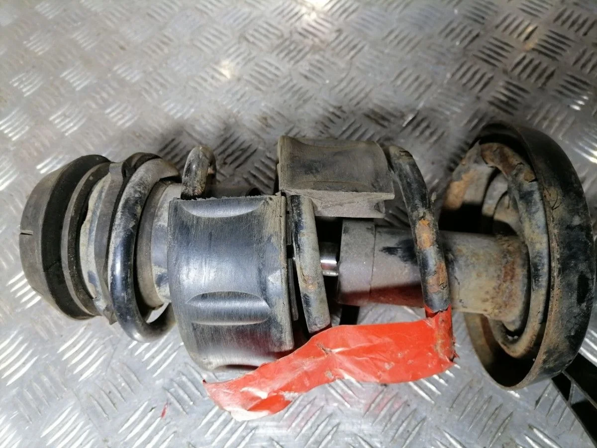 Пружина передняя левая Opel Zafira B