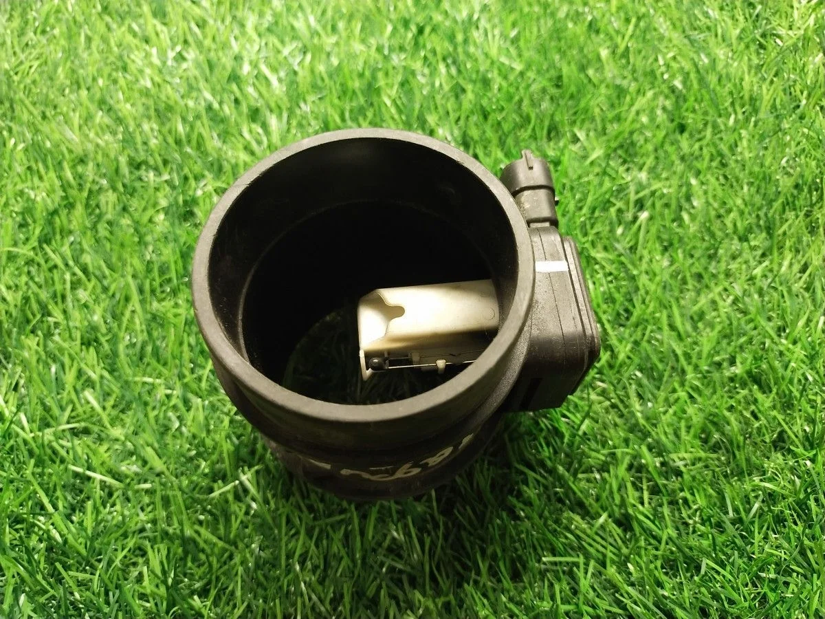 Расходомер воздуха (массметр) Opel Corsa (D) IV