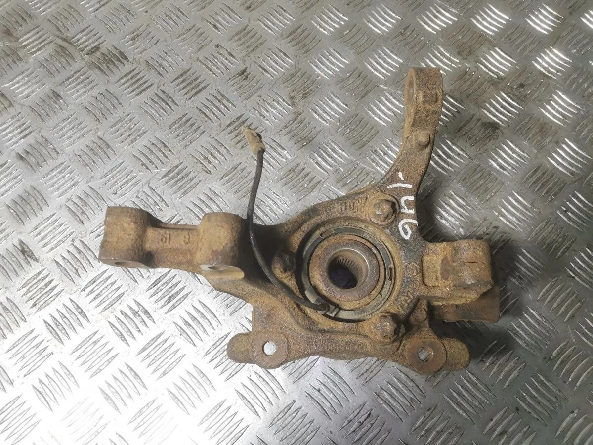 Кулак со ступицей передний правый Opel Zafira B