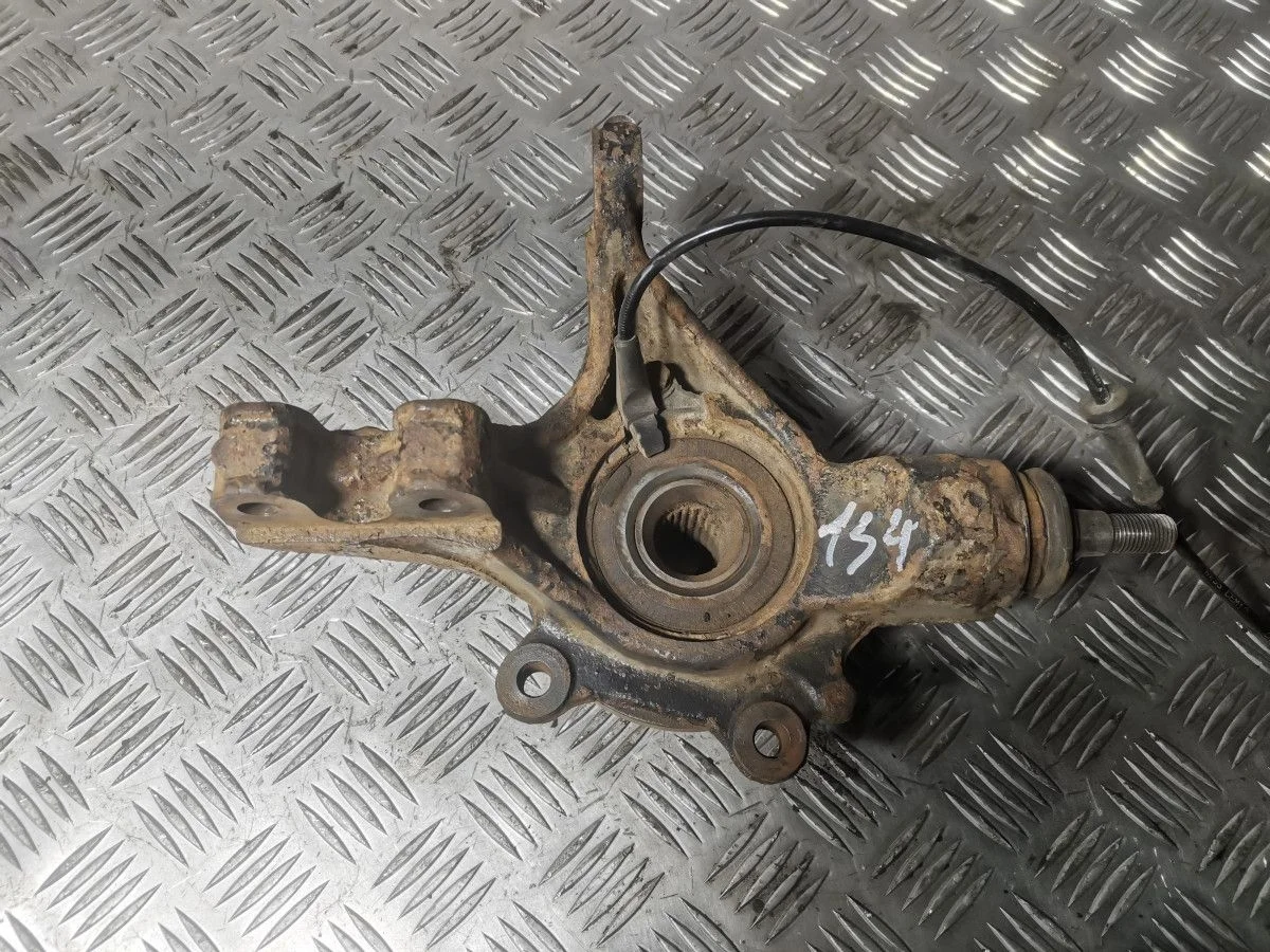 Поворотный кулак передний правый Peugeot 308