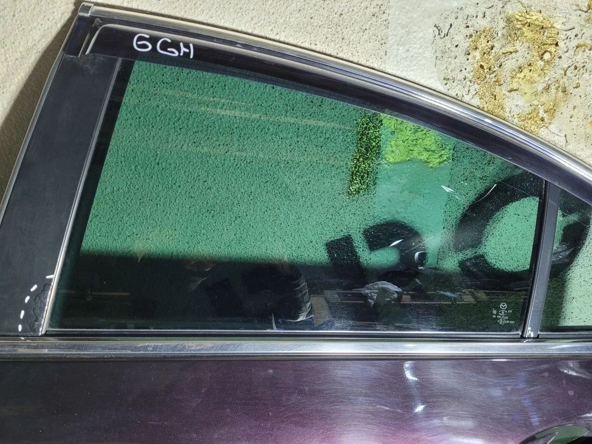 Стекло двери задней левой на Mazda 6 GH