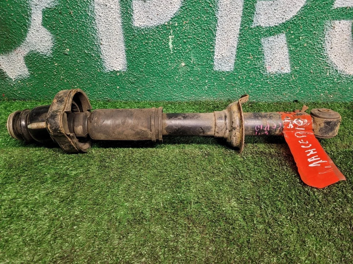 Амортизатор задний на Mitsubishi Lancer 10