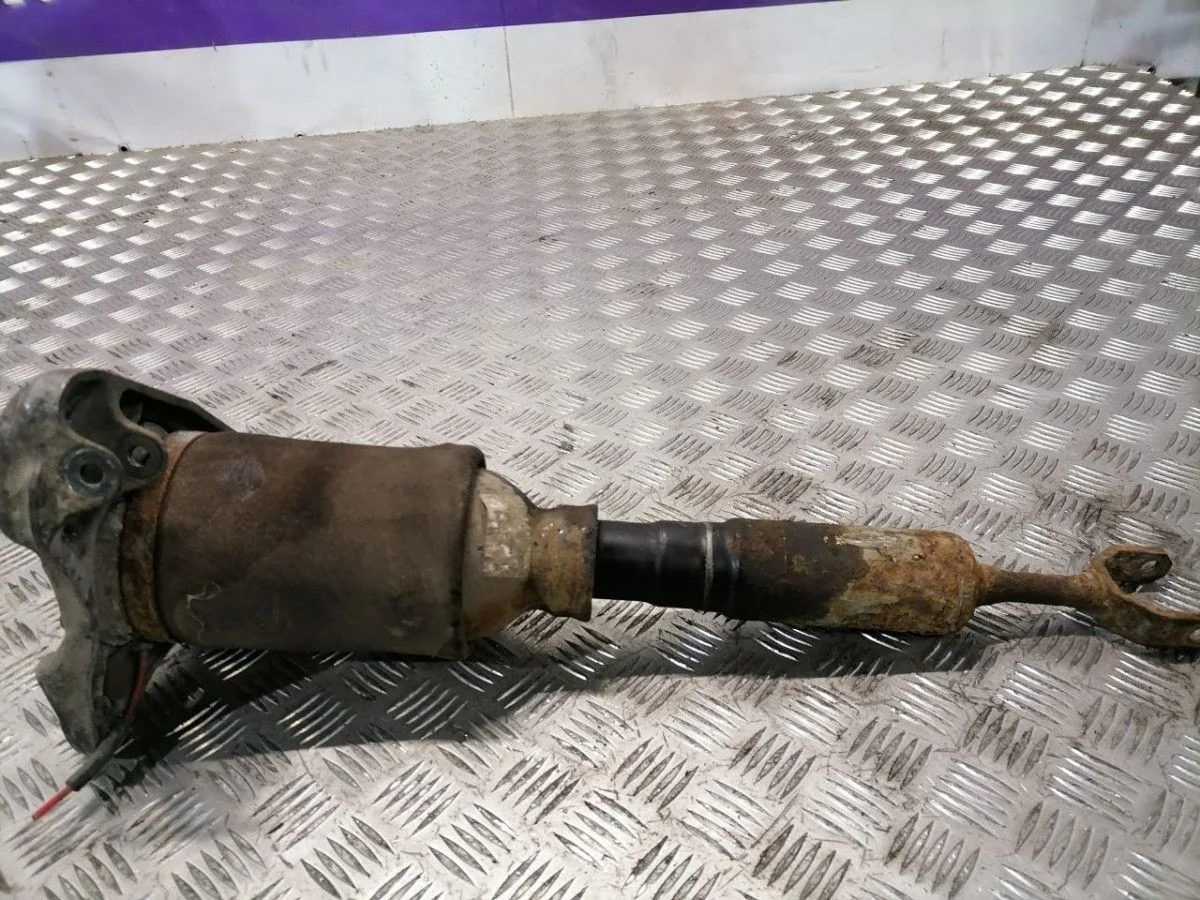 Амортизатор передний левый AUDI A6 C5 allroad