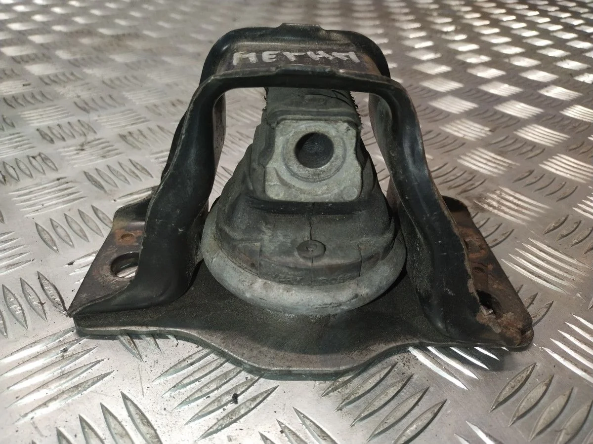 Подушка двигателя правая Renault Megane