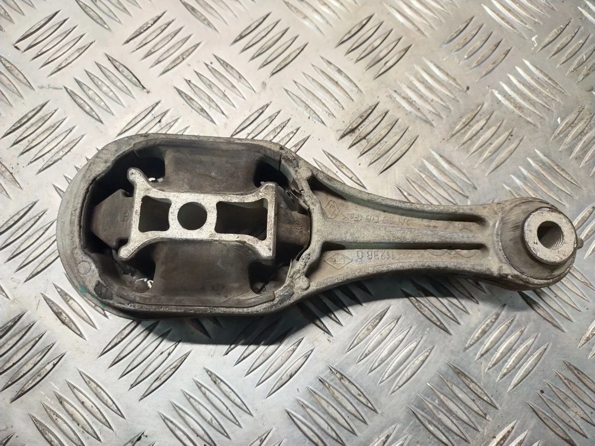 Опора двигателя задняя Renault Fluence