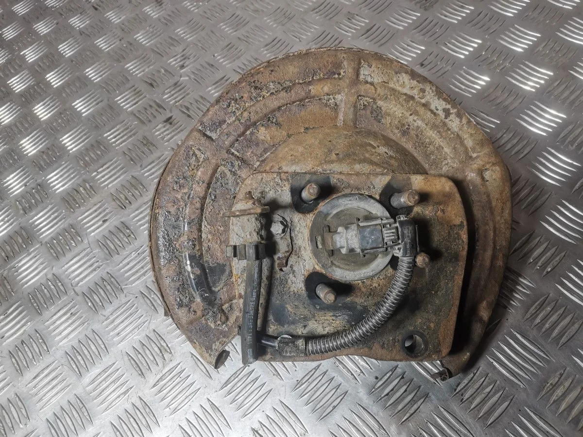 Кулак со ступицей задний левый Opel Astra H