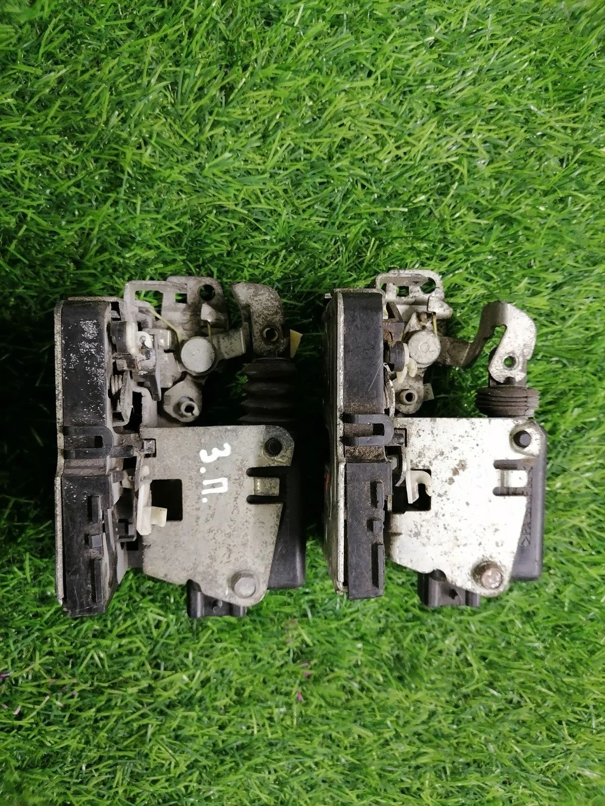 Замок двери задней правой Renault Logan