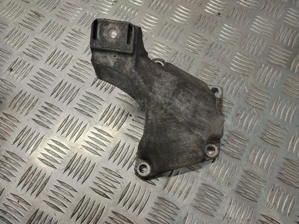 Кронштейн двигателя Audi A6 C5