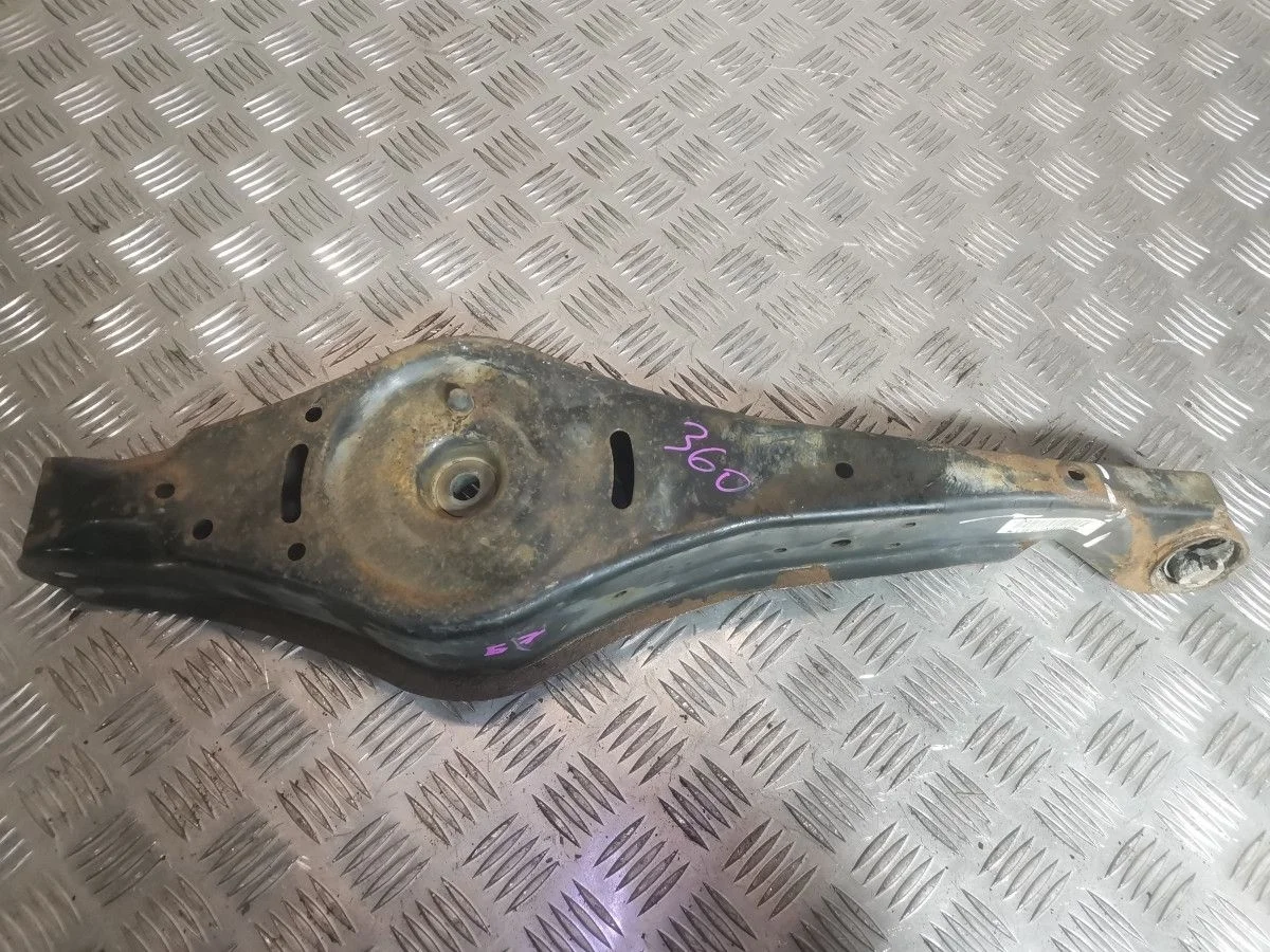 Рычаг задний под пружину VW Passat B6 c дефектом