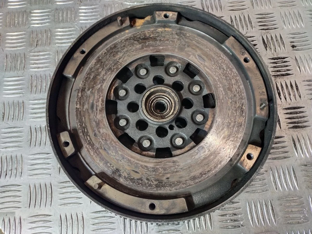 Маховик Mercedes-Benz E-Class