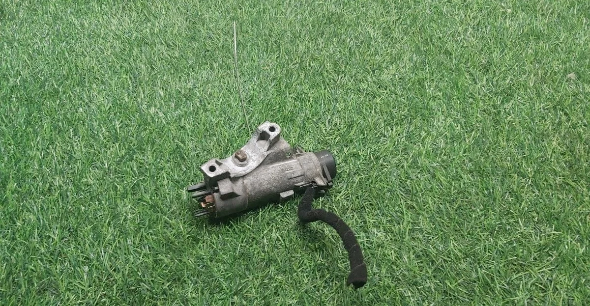 Замок зажигания Skoda Octavia A4