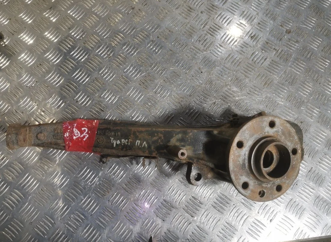 Кулак поворотный передний левый VW Touareg I